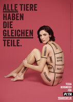 Model Tessa Bergmeier lässt für PETA die Hüllen fallen: „Alle Tiere haben die gleichen Teile!“