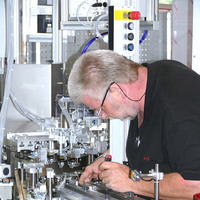 Service für OKU-Anlagen: LAS Lean Assembly Systems GmbH bietet die Betreuung mit Ex-OKU-Mitarbeitern an.