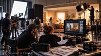 KI Filmproduktion öffnet das Kino für Ideen, die bisher am Budget scheiterten. Echte Filmemacher statt Prompt-Bastler.